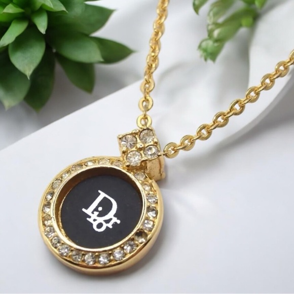 DIOR Signature Gold Necklace ๐๐ฅ - Picture 8 of 14